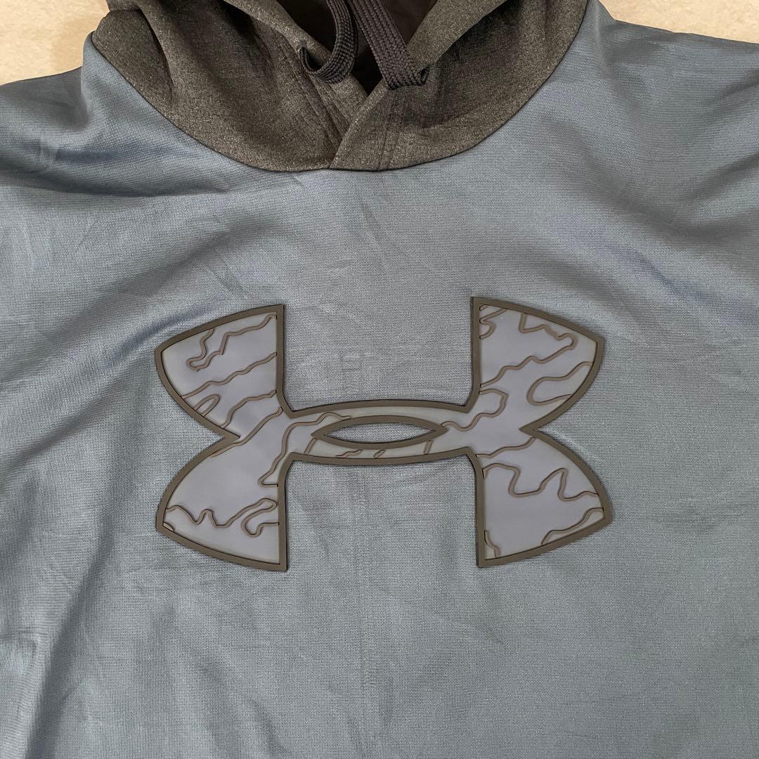 【美品】UNDER ARMOR フード付パーカー サイズM バイカラー