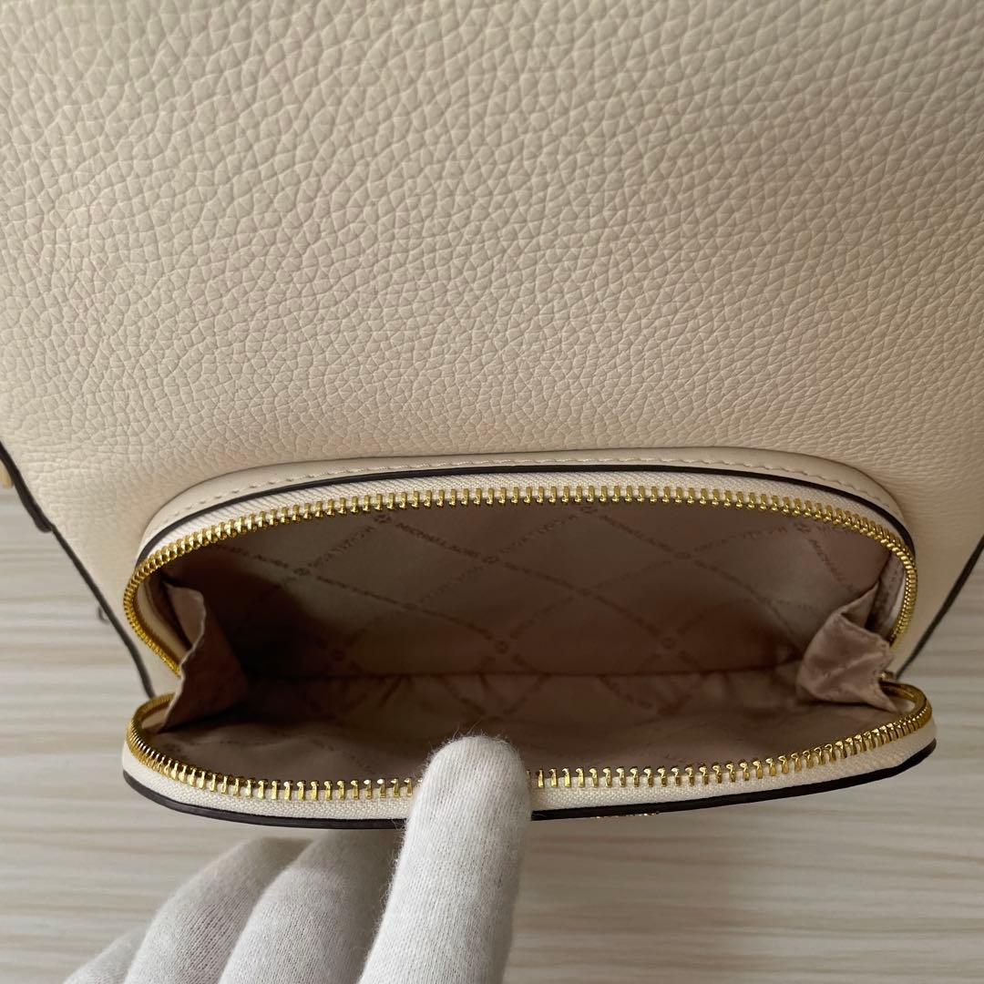 訳あり新品 MICHAEL KORS バックパック ライトクリーム