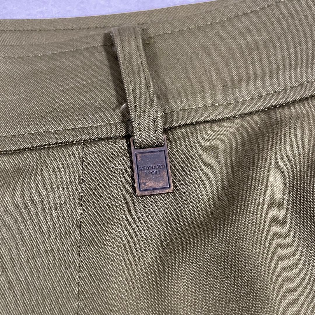 【美品】LEONARD SPORT パンツ ロゴプレート サイズ76 カーキ