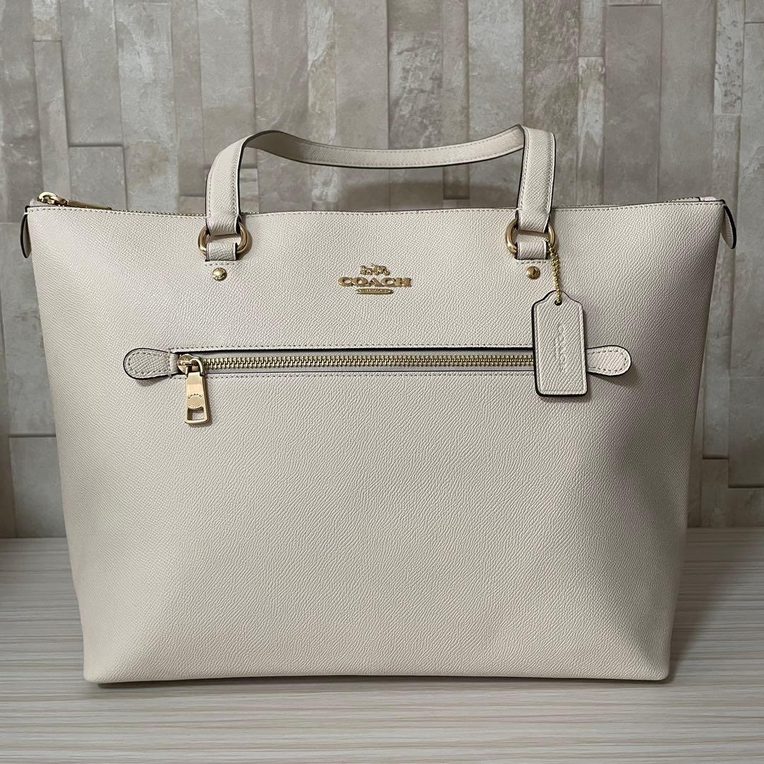 訳あり新品 COACH トートバッグ ロゴチャーム ホワイト