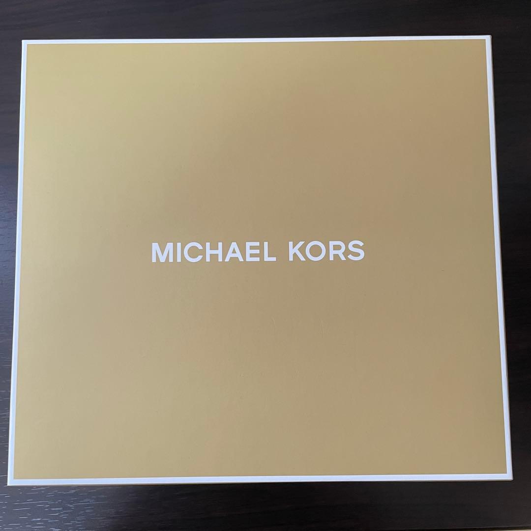 最終値下げ！訳あり新品 箱付 MICHAEL KORS ショルダーバッグ カード