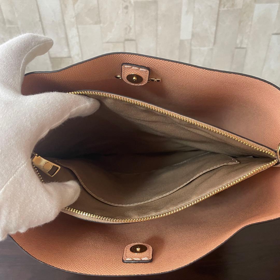 訳あり新品タグ付 COACH モリー バケットバッグ シグネチャー柄