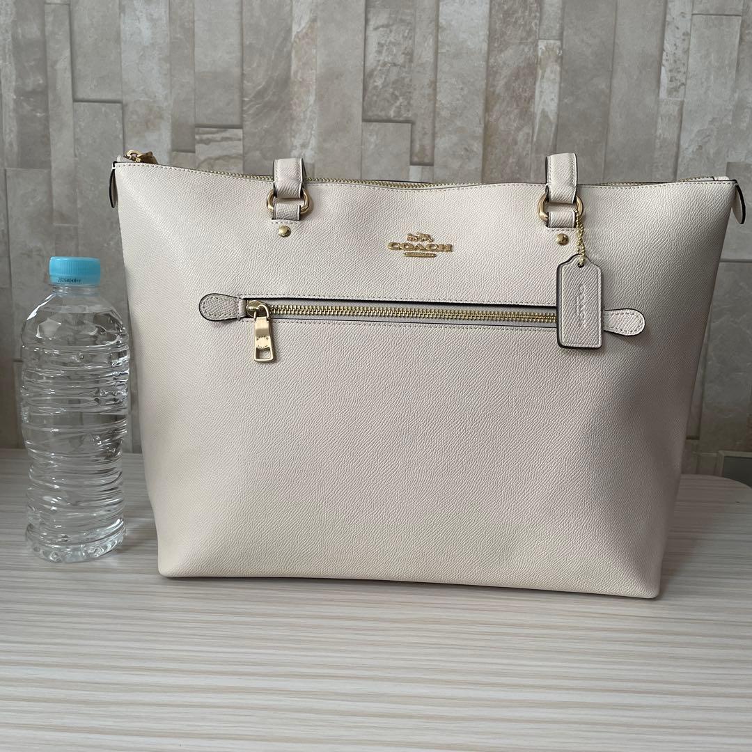 訳あり新品 COACH トートバッグ ロゴチャーム ホワイト