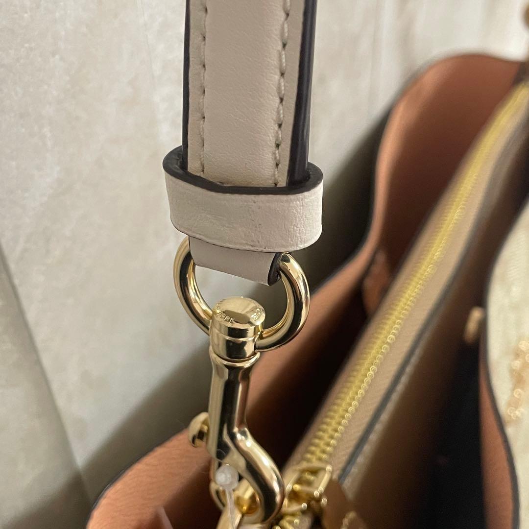 訳あり新品タグ付 COACH モリー バケットバッグ シグネチャー柄