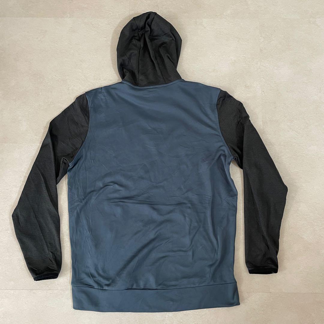 【美品】UNDER ARMOR フード付パーカー サイズM バイカラー