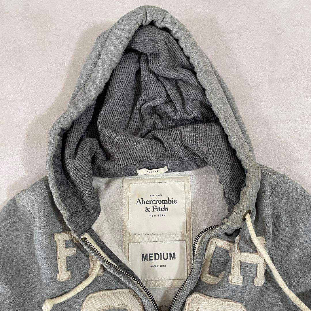 古着Abercrombie & Fitch ダメージ加工 ジップアップパーカー