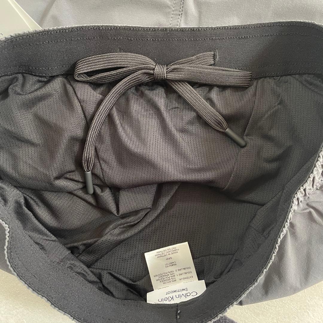 【新品未使用タグ付】Calvin Klein スイムショーツ サイズS グレー