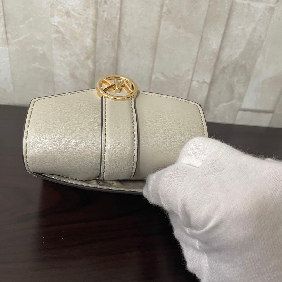 訳あり新品 MICHAEL KORS 三つ折り財布 ライトサンド