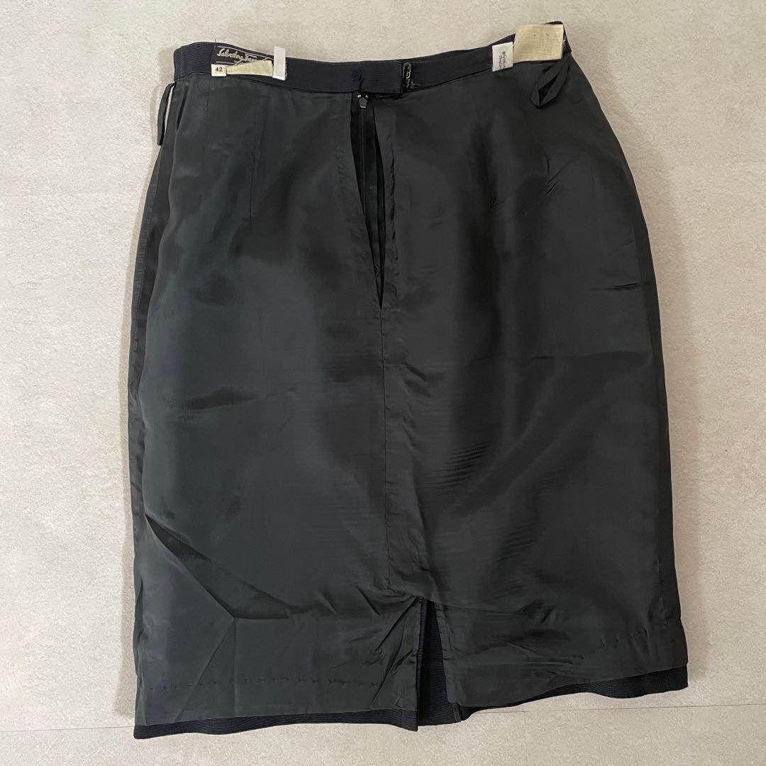 古着 Salvatore Ferragamo 膝丈スカート ツータック 黒